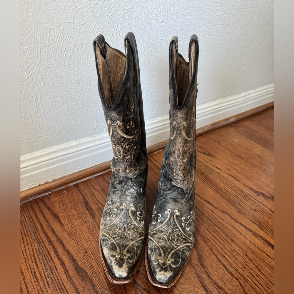 Cowboy boots/Cowgirl Bootss